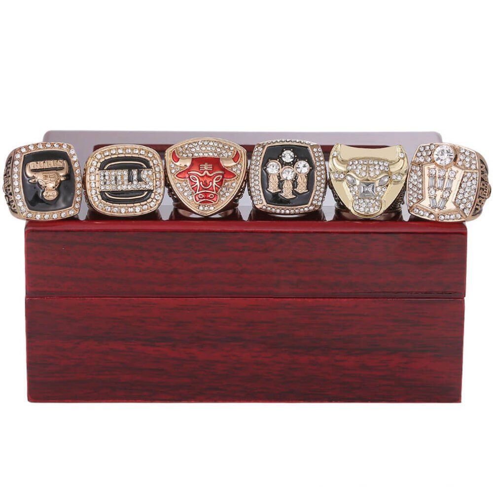 Chicago Bulls Championship Ring Set,With Wooden Display Box