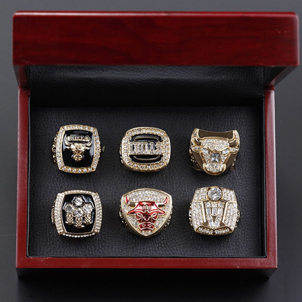Chicago Bulls Championship Ring Set,With Wooden Display Box